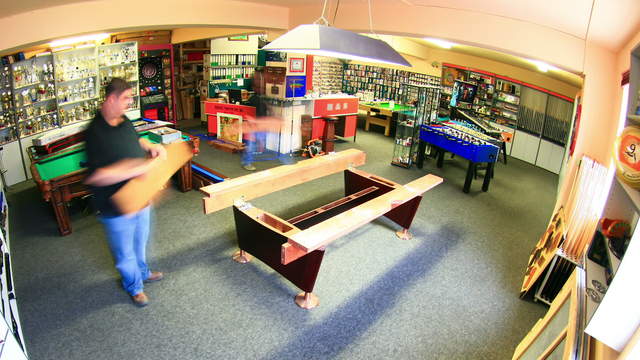 Assembly Pool-Table