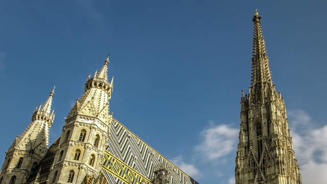 St. Stephan's cathedral Vienna (Stephansdom) at daytime – tracking shot with zoom