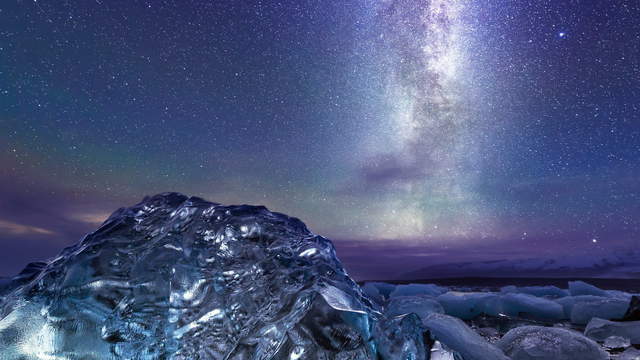 4K Video Loop - Milky Way Ice Beach