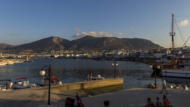 Day-night transition in the port of Hersonissos