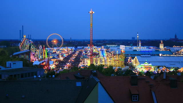 Oktoberfest Day-Night Long Shot