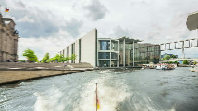 Boat time lapse in Berlin