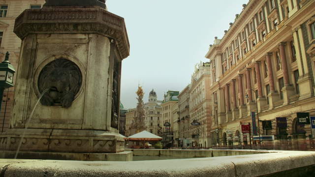 Overlooking Graben Vienna – tracking shot