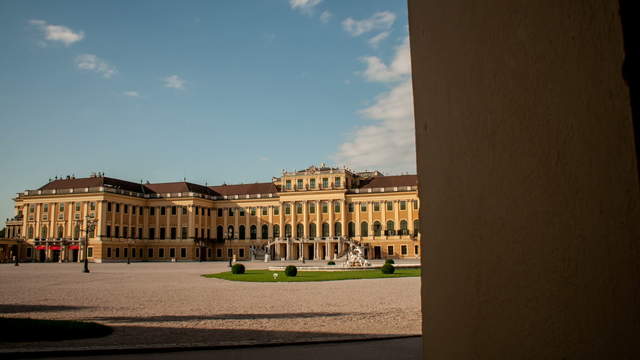 Castle Schoenbrunn Vienna – tracking shot