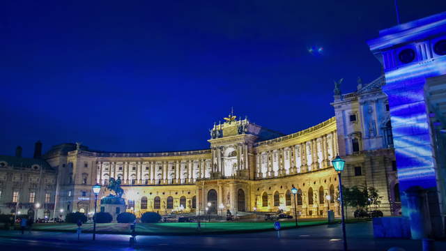 National library of Vienna at night -Hyperlapse