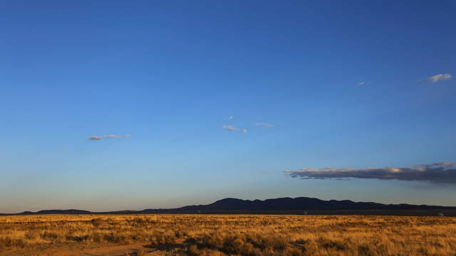 Rising earthshadow at Very Large Array