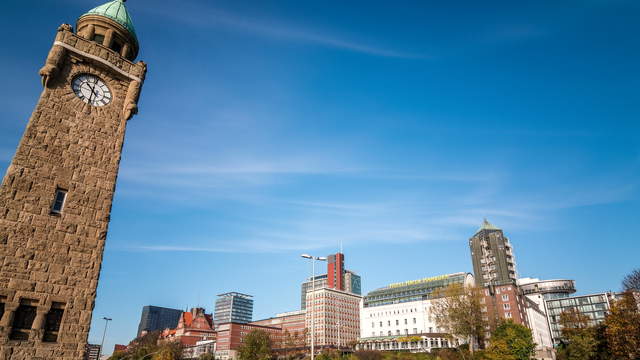 Hamburg Landungsbruecken Hyperlapse 4K