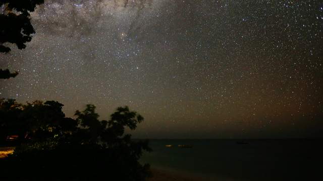 Milkyway with moonrise in the Southsee, Tonga
