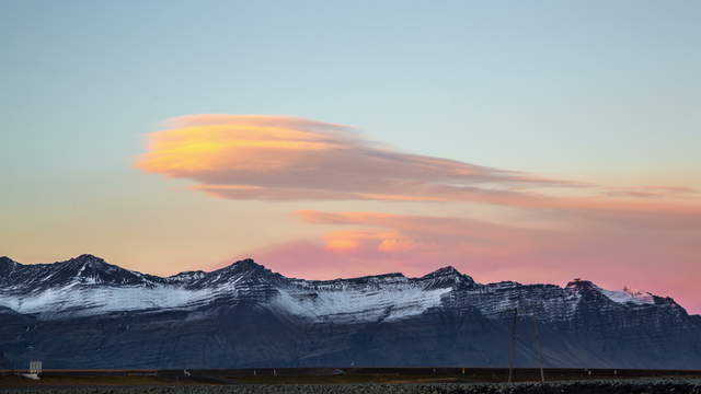 Lenticularis Clous Iceland