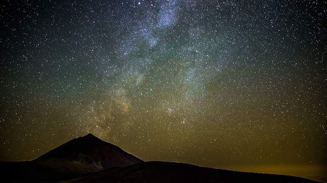 Milky Way Timelapse at Teide