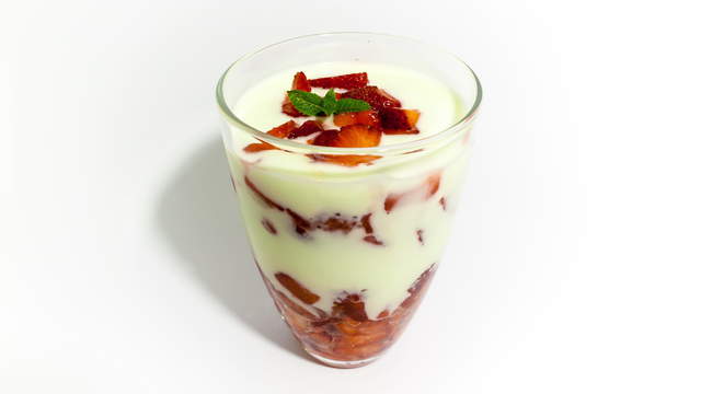 Strawberry Yogurt 4K Footage