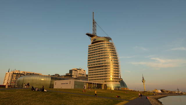 6K, 4K Hyperlapse Bremerhaven Seafront