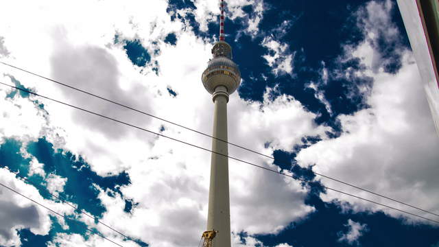 Berlin Hyperlapse 4K - Berlin TV Tower Super zOOm Alexandersquare