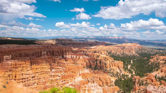 Clouds drifting over Bryce Canyon