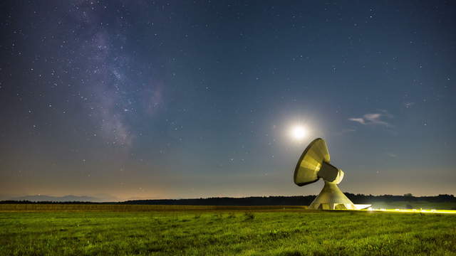 Moonset and Milky Way