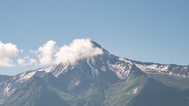 Mountain Top Zoom-Out